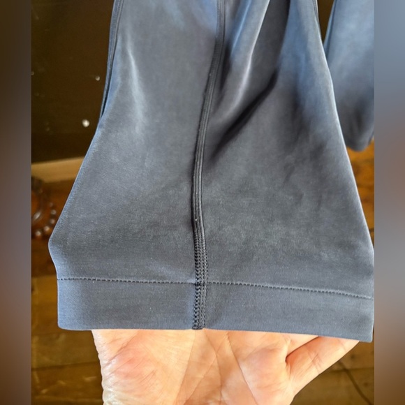 Lululemon Softstreme High-Rise Straight-Leg
Cropped Pant Utility navy Blue sz 2 - Picture 9 of 12